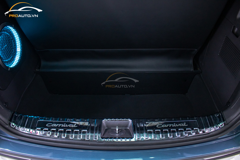 Nẹp chống trầy cốp sau Kia Carnival 