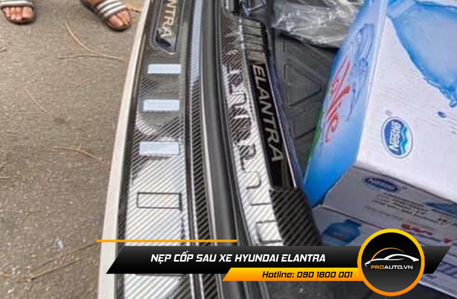 Nẹp chống trầy cốp sau xe Hyundai Elantra