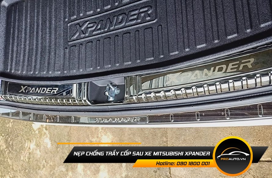 Nẹp chống trầy cốp sau xe Mitsubishi Xpander
