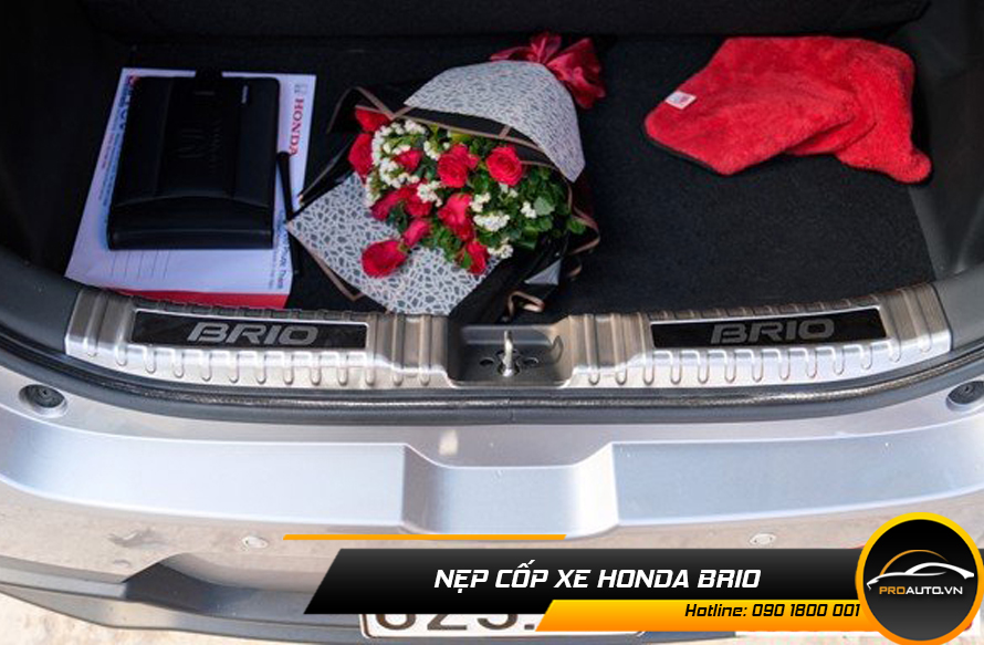 Nẹp chống trầy cốp sau xe Honda Brio