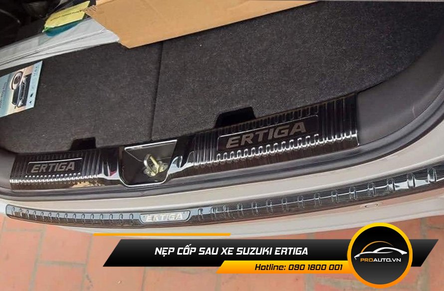 Nẹp chống trầy cốp sau xe Suzuki Ertiga