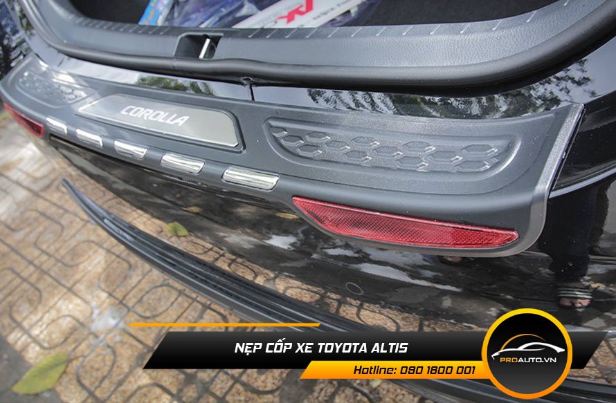 Nẹp chống trầy cốp sau xe Toyota Altis