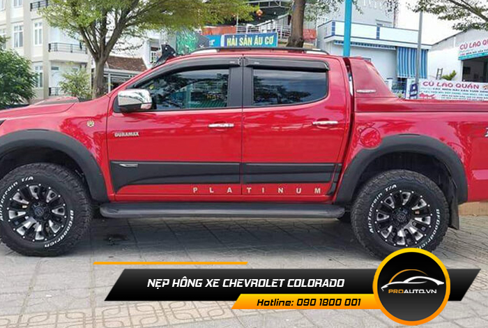 nep hong xe chevrolet colorado 1