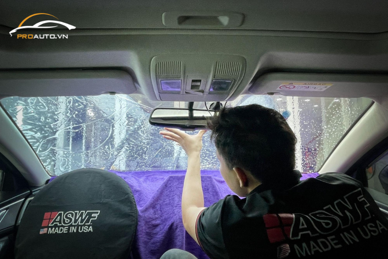 Những kinh nghiệm hữu ích khi dán phim cách nhiệt xe Suzuki Ertiga