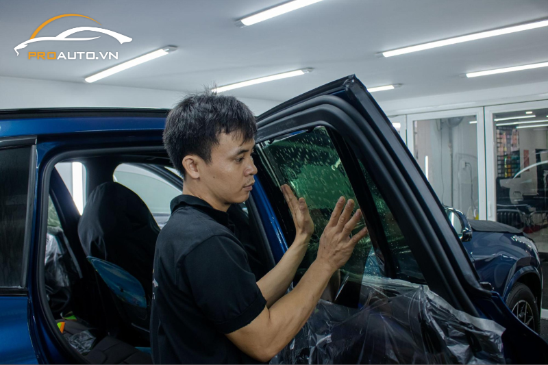 Những lưu ý cần biết khi dán phim cách nhiệt xe BMW M Series