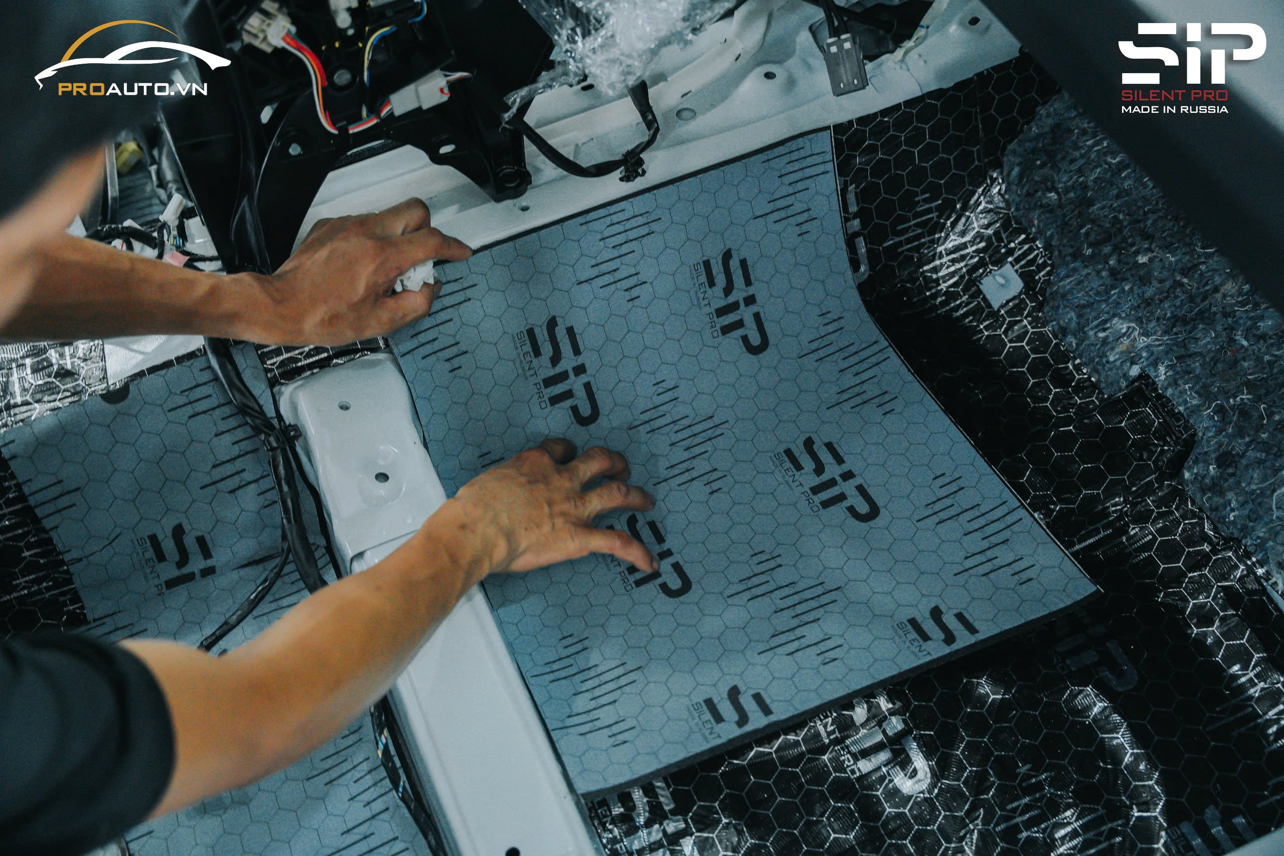 Những phương pháp chuyên dùng cách âm xe Toyota Veloz Cross