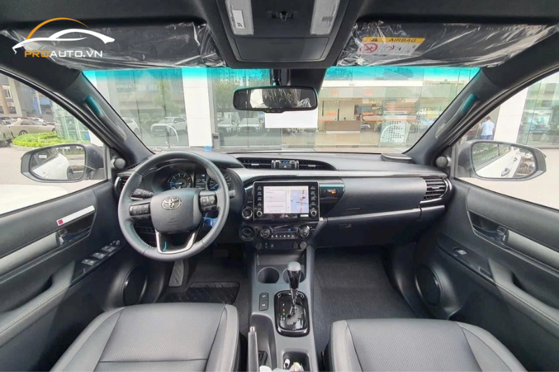Nội thất xe Toyota Hilux 2024
