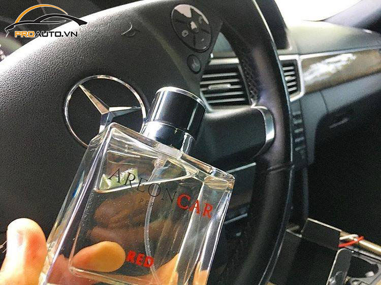 Nước hoa xe hơi dạng xịt