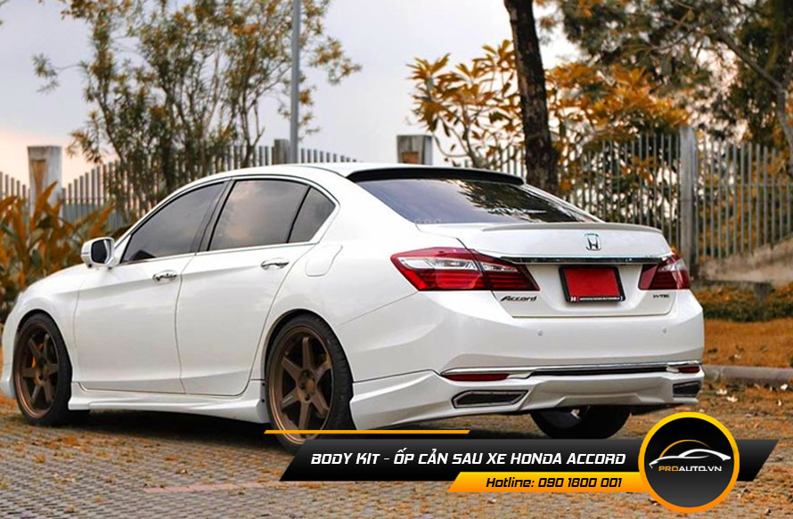Ốp cản sau xe Honda Accord