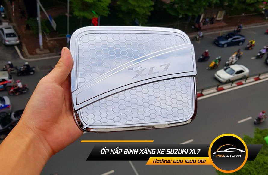 Ốp nắp bình xăng xe Suzuki Xl7