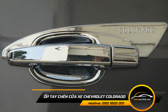 op tay chen cua xe chevrolet colorado