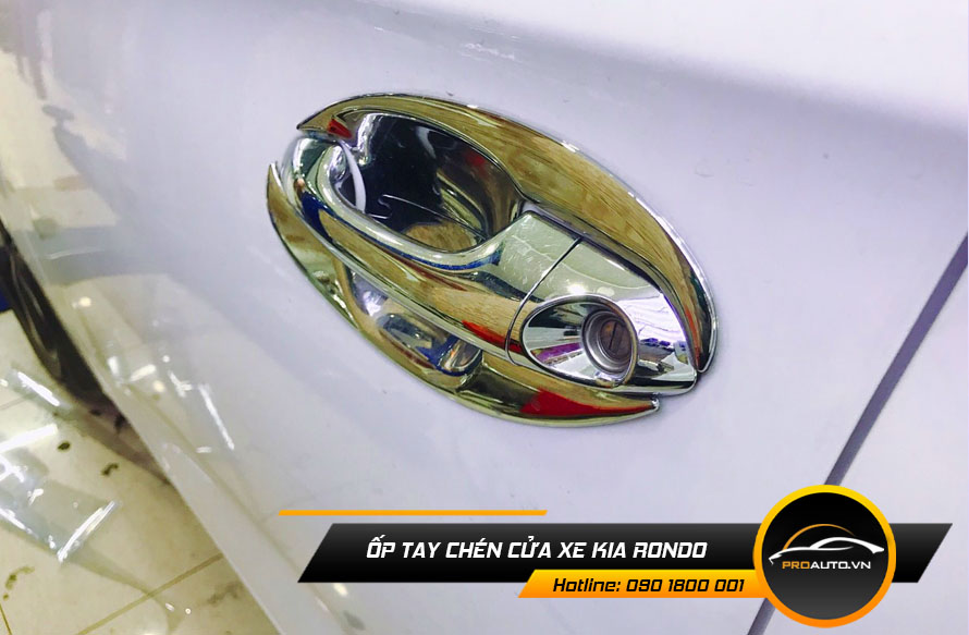 op tay chen cua xe kia rondo