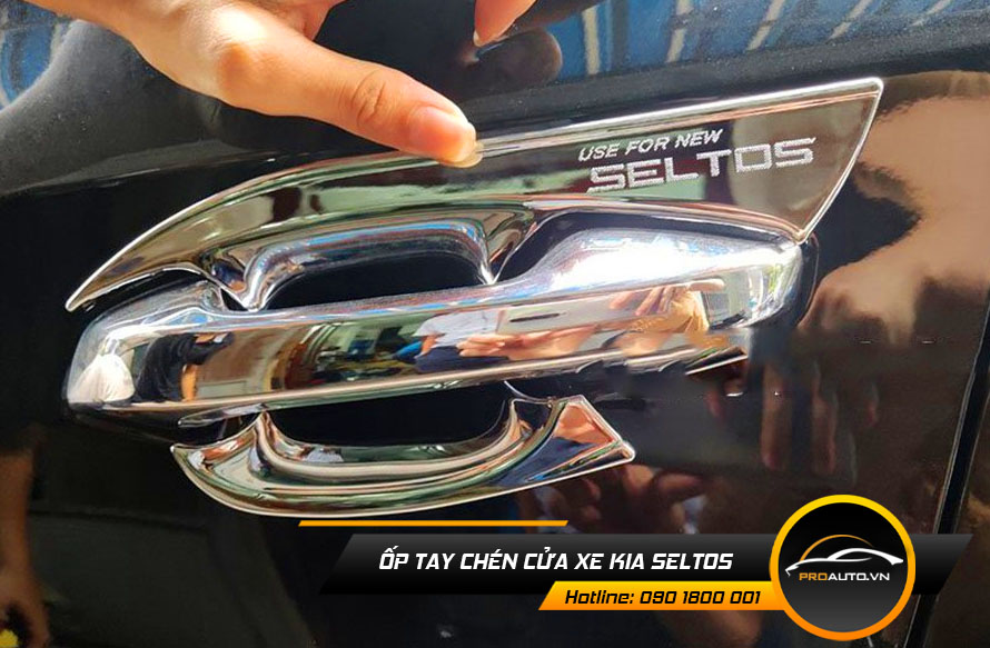 op tay chen cua xe kia seltos 1