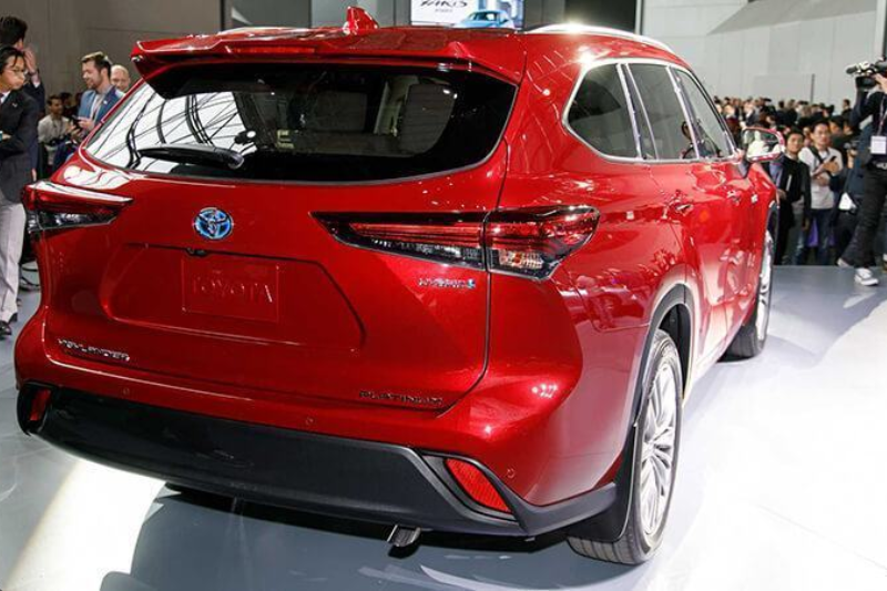 Phần đuôi xe Toyota Highlander 2024
