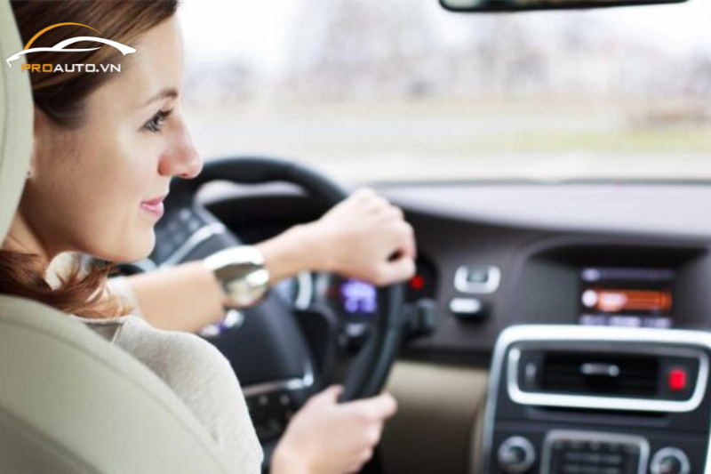 Phim cách nhiệt bảo vệ sức khỏe, tránh tác động ánh nắng khi lái xe