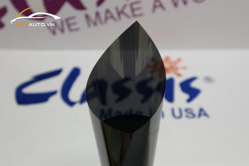 Phim cách nhiệt màu tối giúp bảo vệ sự riêng tư cho xế yêu