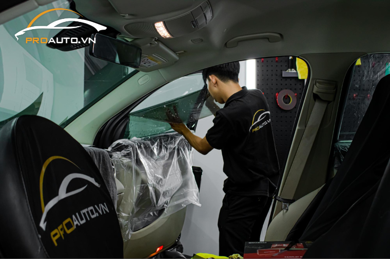 Phim cách nhiệt ô tô là gì?