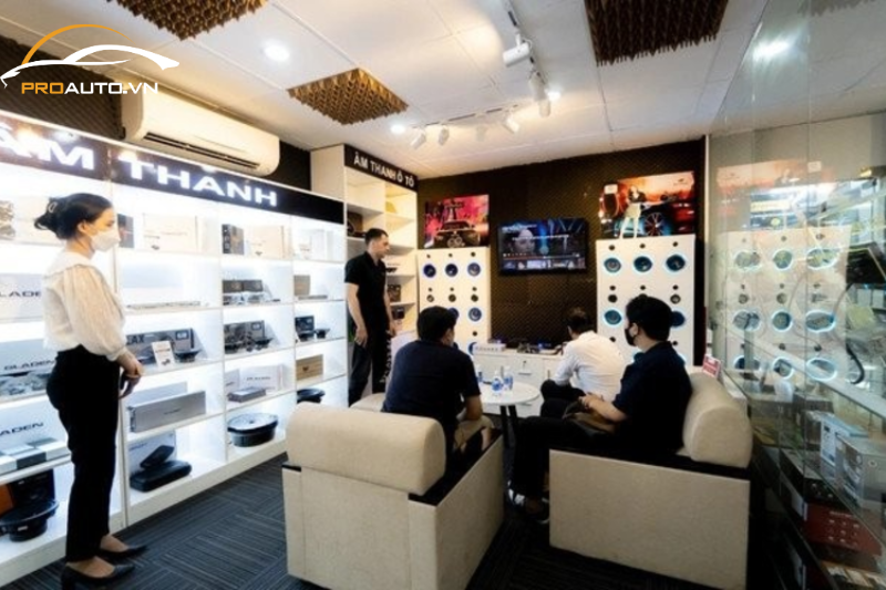 Phòng demo âm thanh để khách hàng trải nghiệm trực tiếp