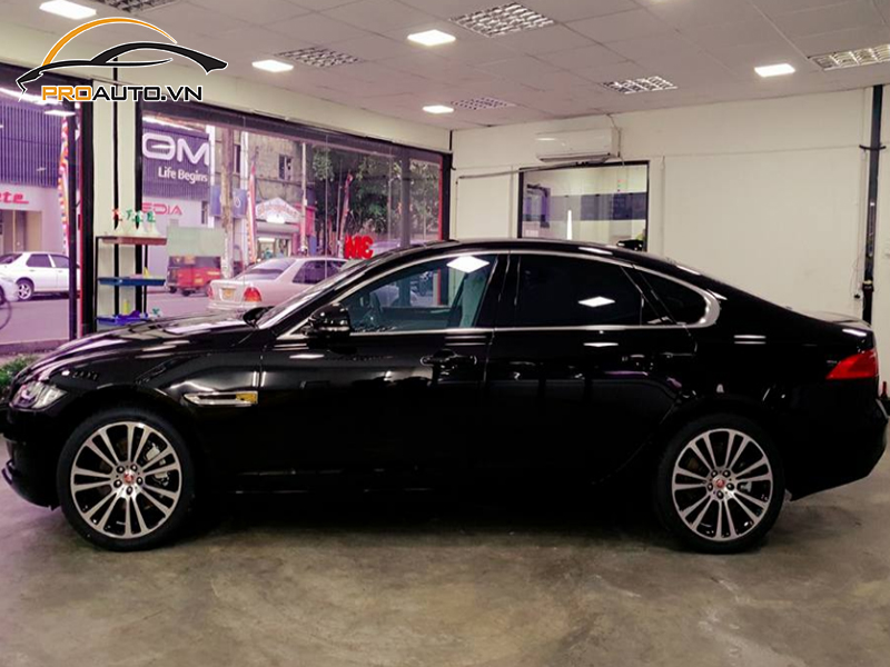 Phủ Ceramic Xe Jaguar XF