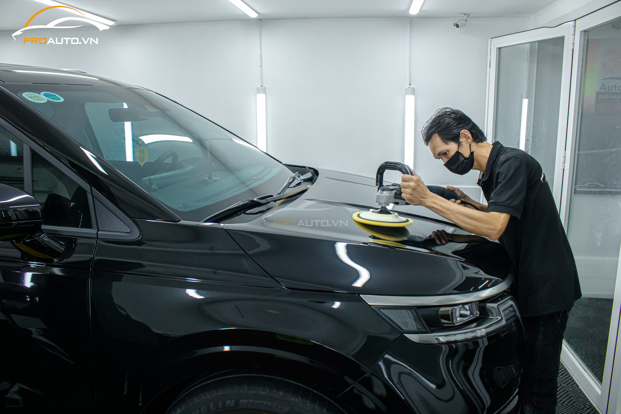 Phủ Ceramic Xe Kia Carnival