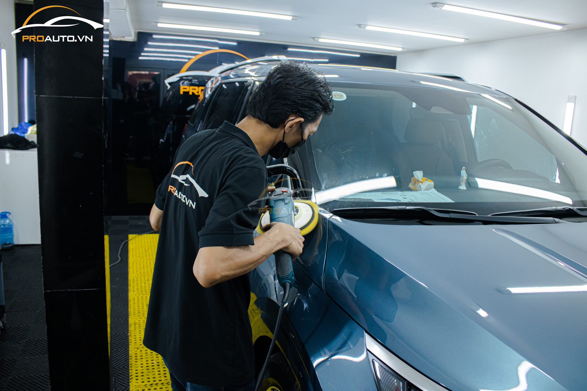 Phủ Ceramic Xe Kia Carnival