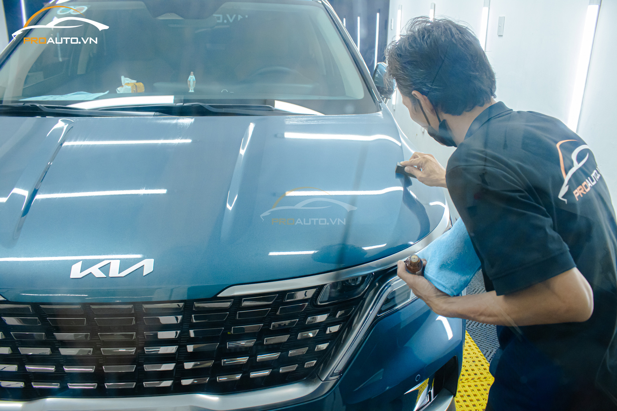 Phủ Ceramic Xe Kia Carnival