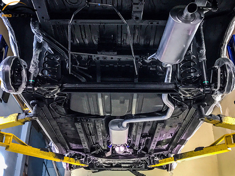 Phủ gầm xe Toyota Land Cruiser