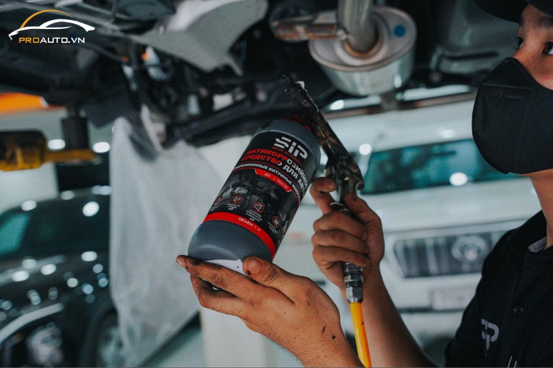 Phủ gầm xe Volkswagen Viloran đòi hỏi kỹ thuật chuyên môn cao