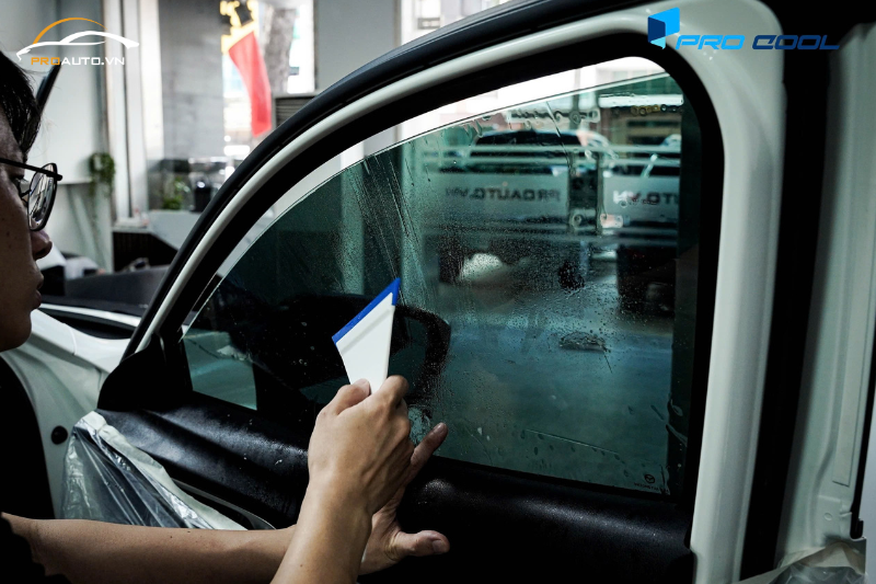 Pro Cool dán phim cách nhiệt xe Kia Rondo