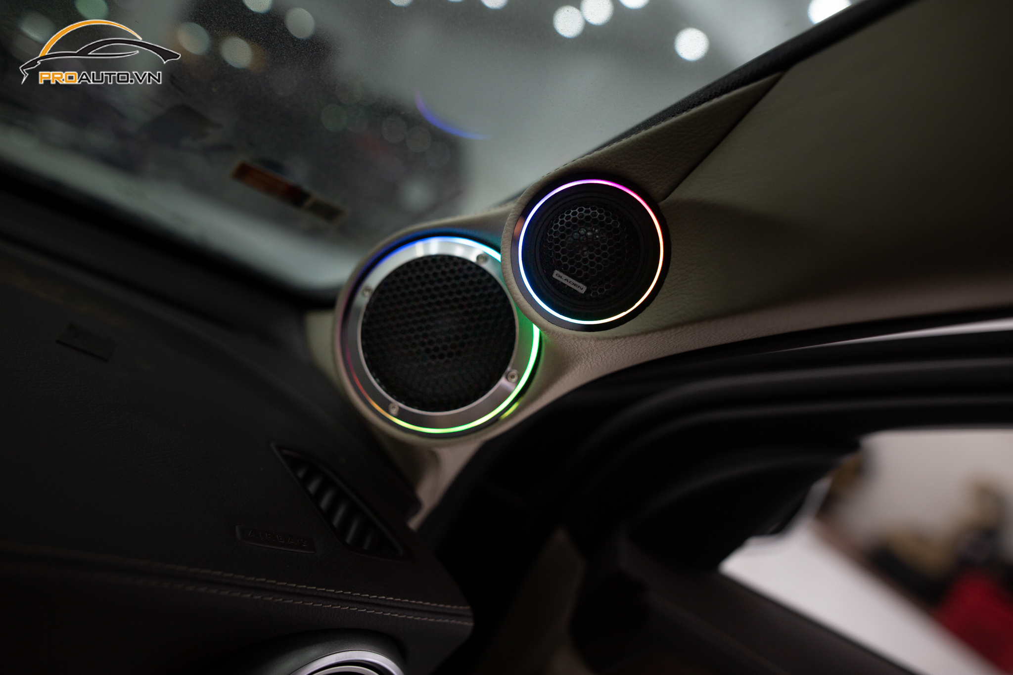 Độ Âm Thanh Xe Mercedes GLC 300