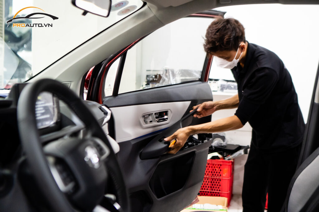 Quy trình cách âm xe Pajero Sport tại Trung tâm Proauto.vn