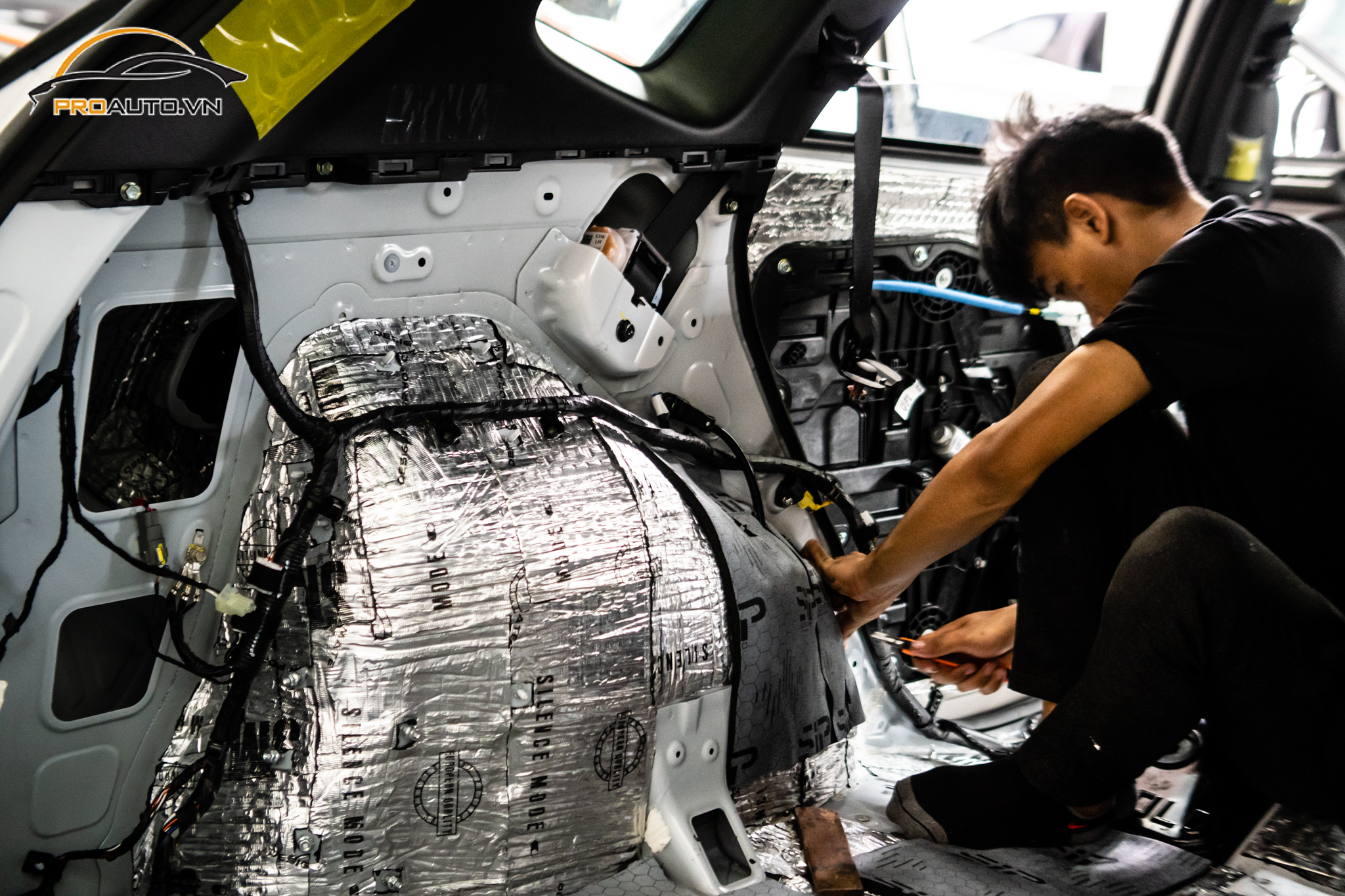 Cách Âm Xe Lexus Luxury Crossover - Ảnh 4