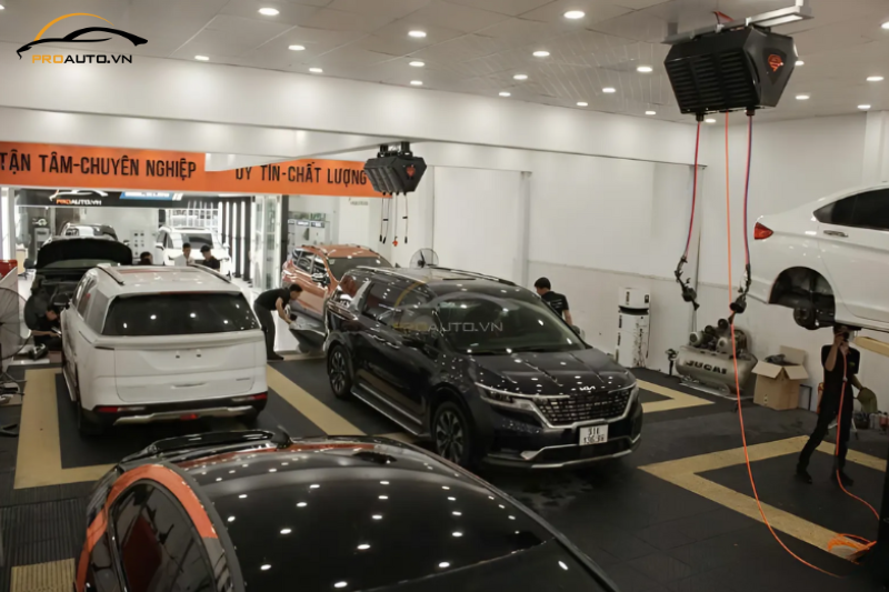 PROAUTO.VN - Trung tâm độ ghế Limousine xe Kia Carnival tại Bình Dương