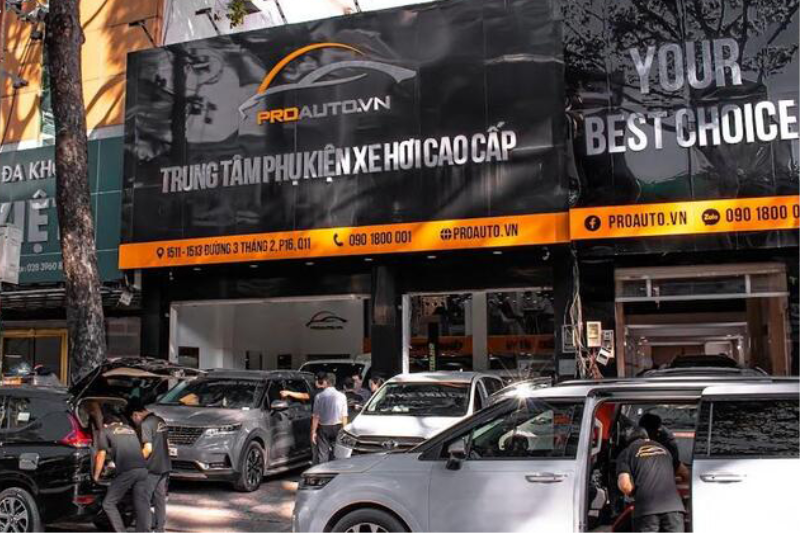 PROAUTO.VN - Trung tâm độ sàn gỗ xe Ford Tourneo chuyên nghiệp quận 11