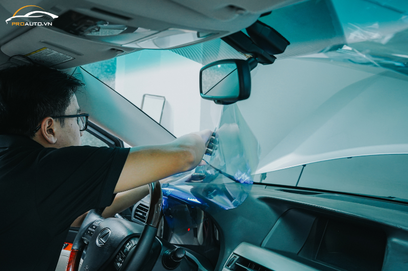 Quá trình thi công dán phim cách nhiệt Cool N Lite