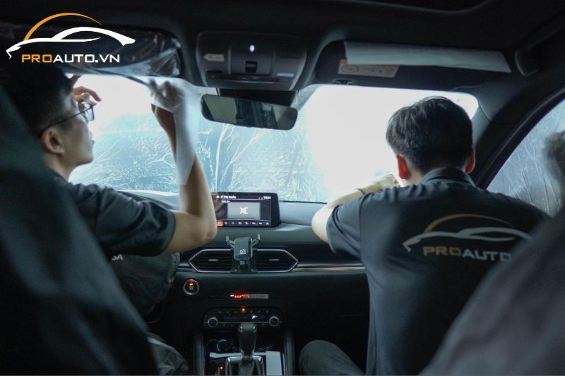 Quy trình dán phim cách nhiệt xe Mazda CX5 tại PROAUTO.VN