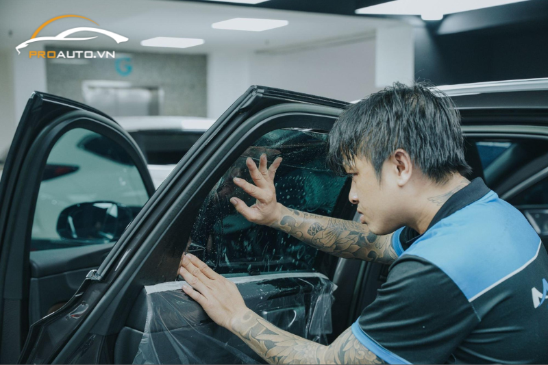Quy trình dán phim cách nhiệt xe Subaru Legacy tại PROAUTO.VN
