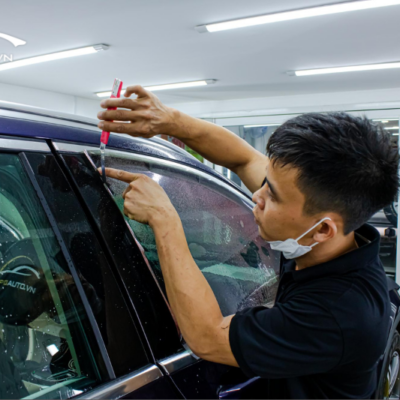 Quy trình dán phim cách nhiệt xe Subaru Outback được thi công tỉ mỉ