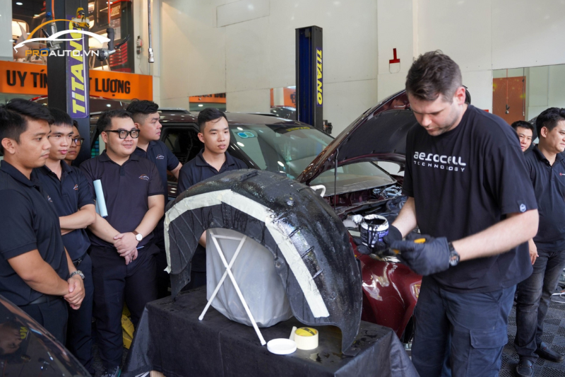 Quy trình hóa nhựa lòng vè xe ô tô tại PROAUTO.VN 