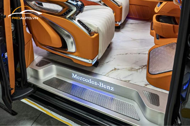 Sàn Carbon cho xe Mercedes V250