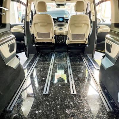 san carbon xe hyundai custin mang khong gian dang cap vao trong xe