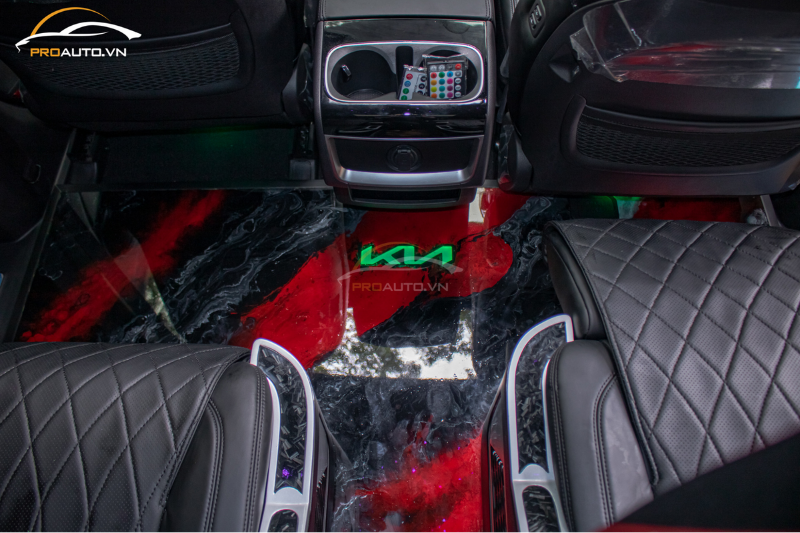 Sàn nhựa vân đá Carnival - Độ phụ kiện xe Kia Carnival