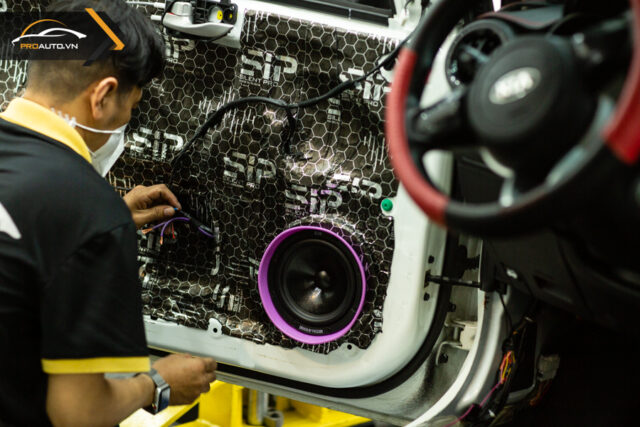 Thi công nâng cấp âm thanh chuyên nghiệp tại trung tâm Proauto.vn