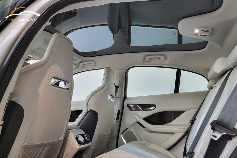 Sơn đổi màu các chi tiết nhựa xe Jaguar I-Pace