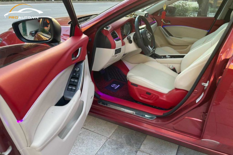 Sơn đổi màu các chi tiết nhựa xe Mazda 6