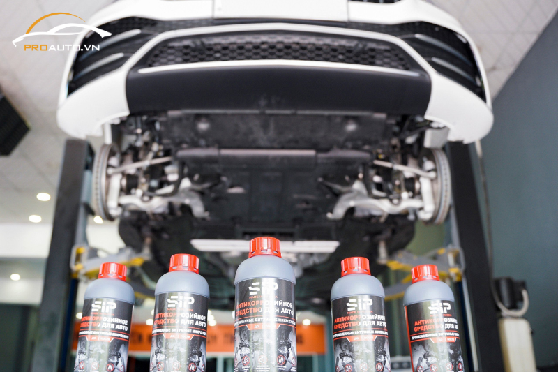 Sơn phủ gầm ô tô giúp hạn chế trầy xước, biến dạng