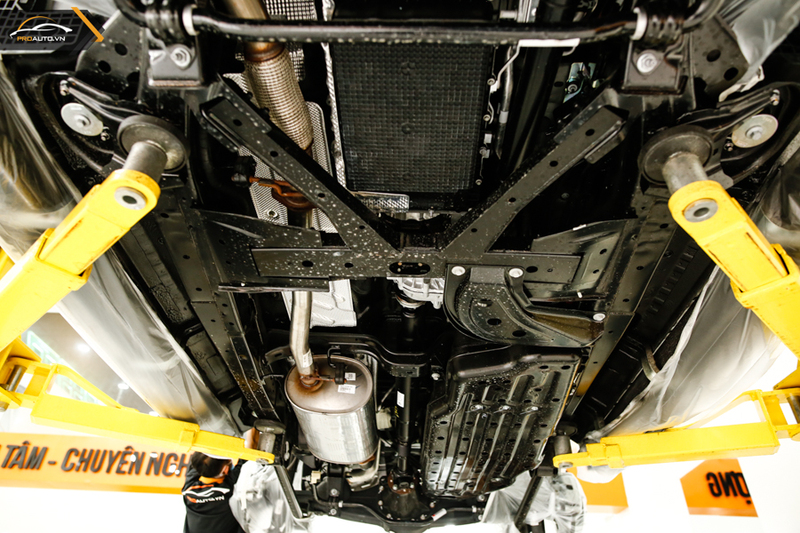 Sơn phủ gầm Onzca giúp bảo vệ gầm xe tránh bị ăn mòn và gỉ sét