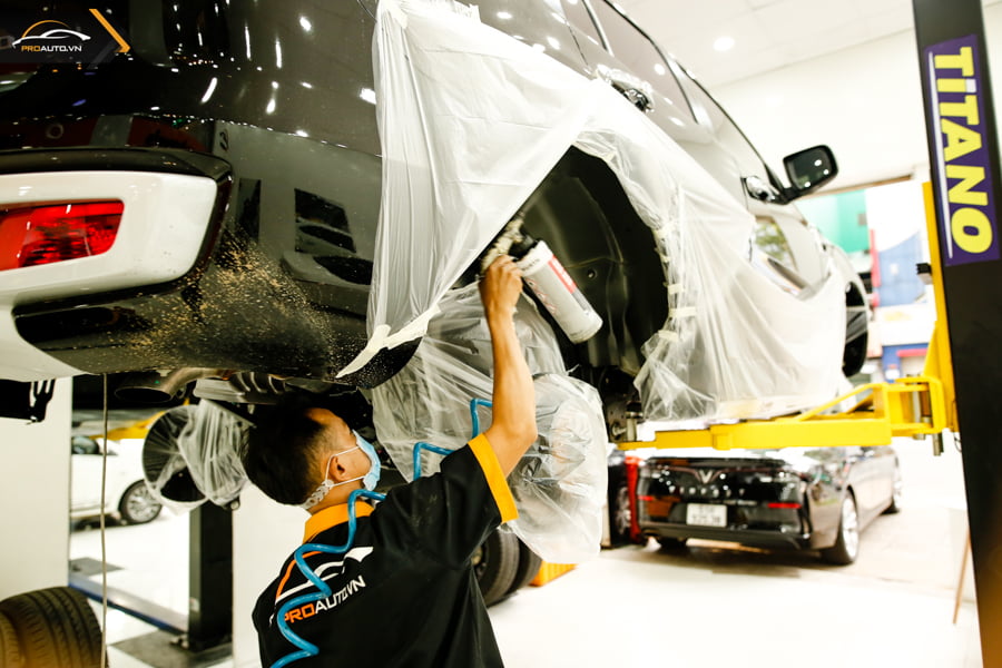 Sơn phủ gầm xe Ford Everest