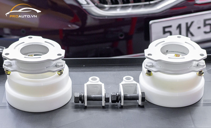 Sử dụng bộ kit nâng gầm Carnival 