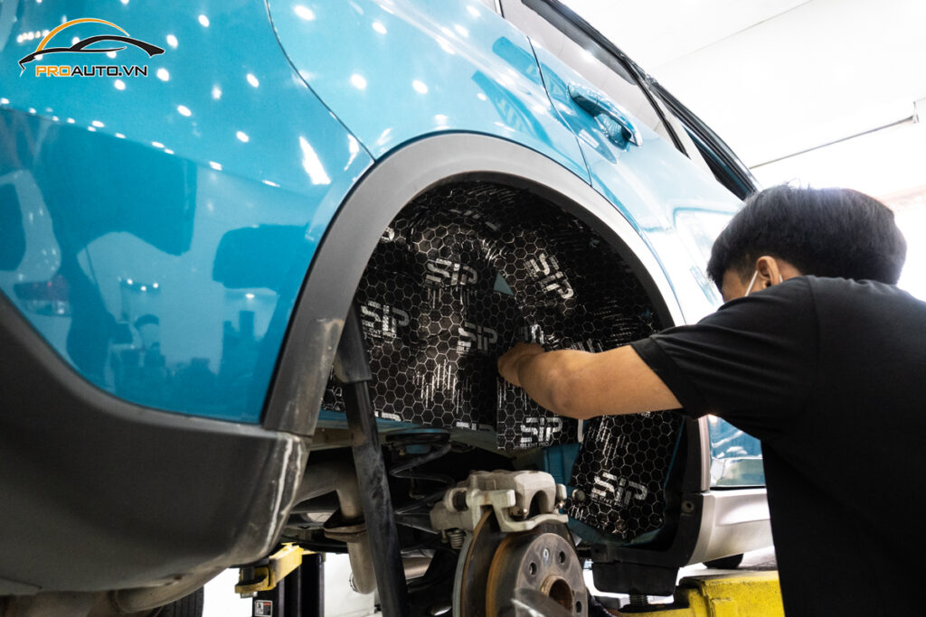 Xịt phủ hốc bánh cách âm chống ồn xe Subaru Outback<